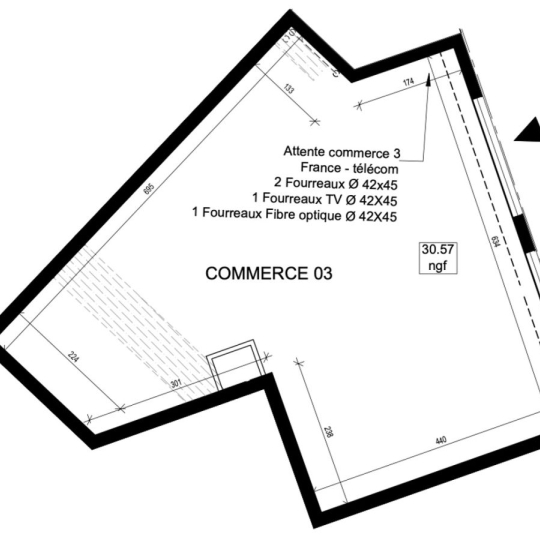  Annonces BOBIGNY : Local / Bureau | PUTEAUX (92800) | 40 m2 | 2 717 € 