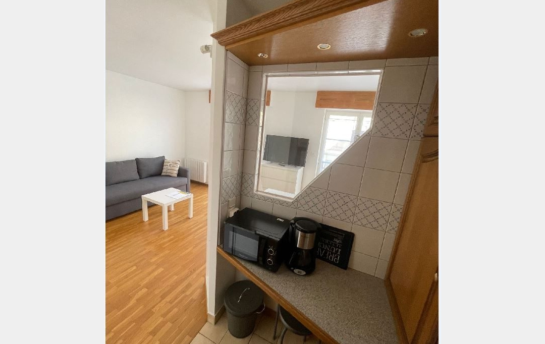 Annonces BOBIGNY : Apartment | CHARENTON-LE-PONT (94220) | 27 m2 | 950 € 