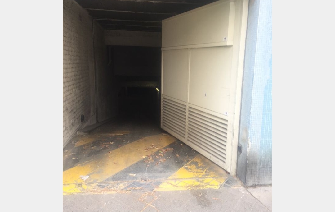 Annonces BOBIGNY : Garage / Parking | PARIS (75015) | 0 m2 | 120 € 